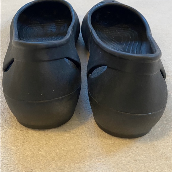 Crocs Kelli black ballet flat Sz 10 —pristine - Picture 5 of 6